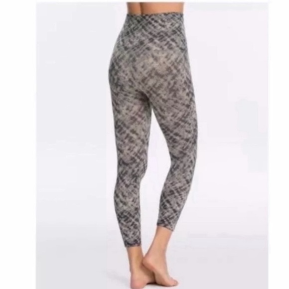 NWT SPANX Look at me Now Legging Gray Multi S/2-4 - Picture 3 of 6